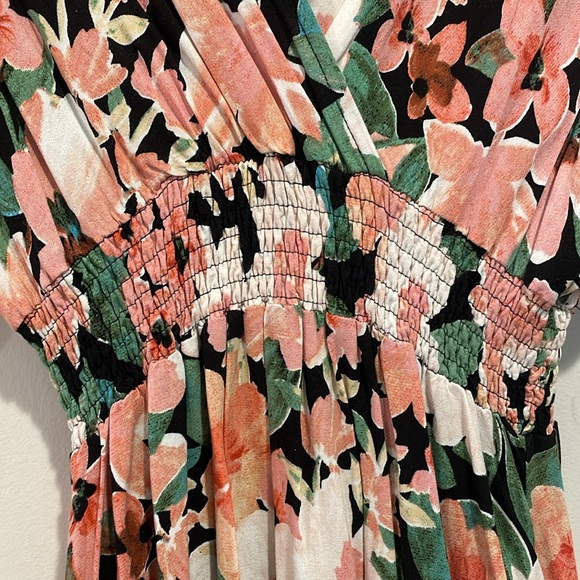 Petal and pup floral flutter sleeve maxi dress - cinches waist - Picture 5 of 5